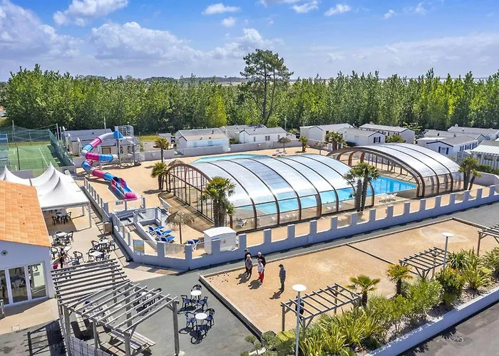 ZEcamping 4 étoiles 200m de la plage piscine couverte pet friendly animations La Tranche-sur-Mer